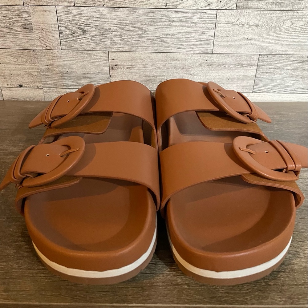 Time & Tru sandals - Picture 2 of 5